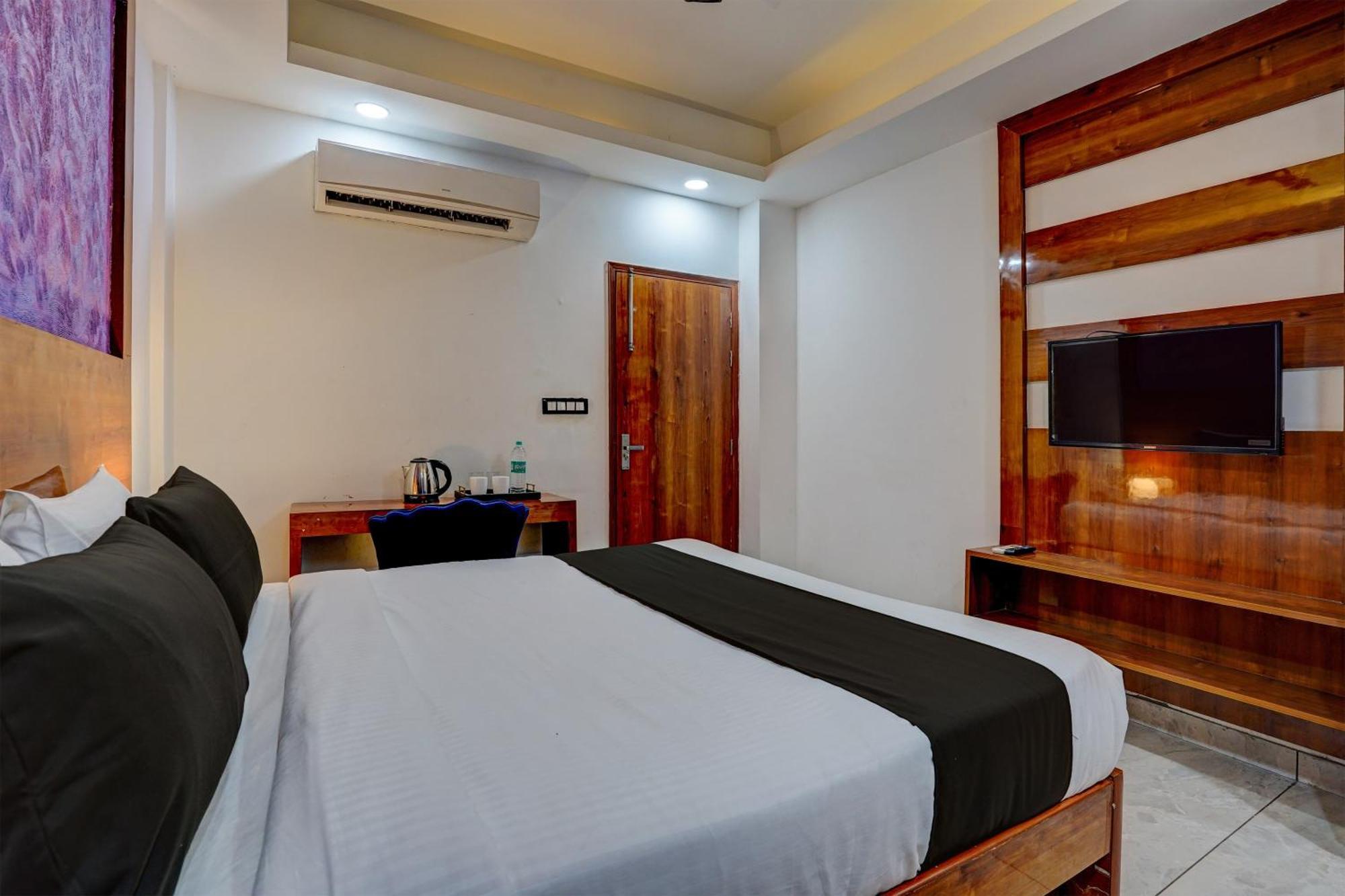 Hotel Hight Krone A Family Hotel Near Igi Airport Delhi New Delhi Exterior photo